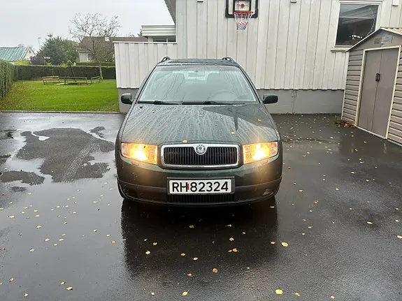 Skoda Fabia 2002 photo 2