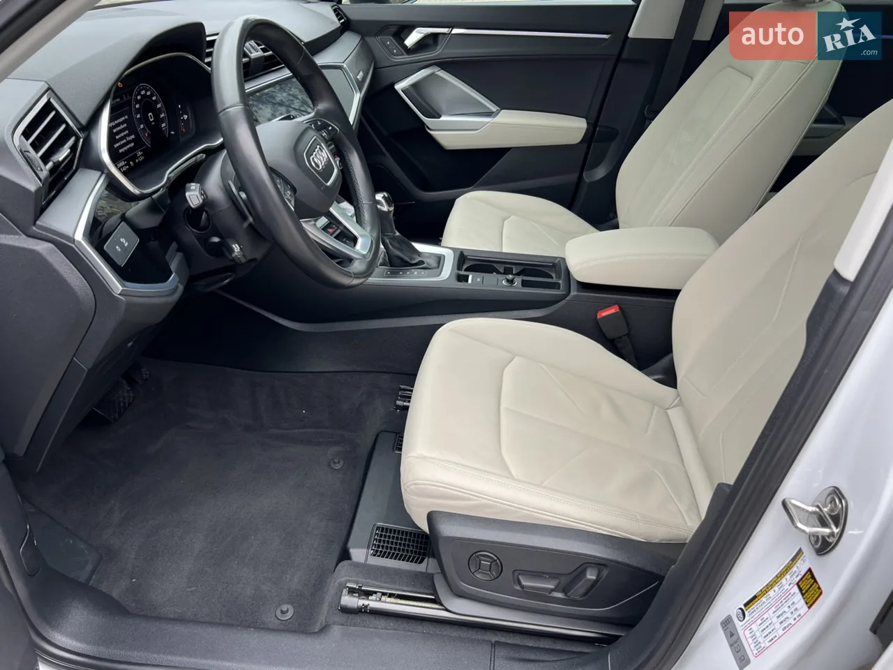 Audi Q3 2020 photo 2