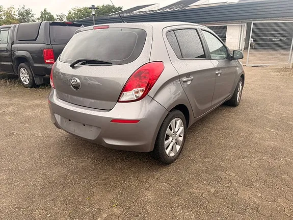 Hyundai I20 2013 photo 3