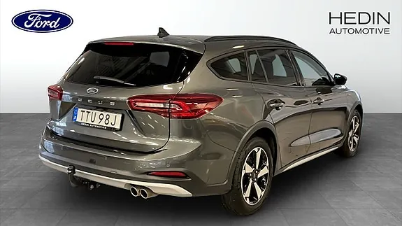 Ford Focus 2024 photo 2