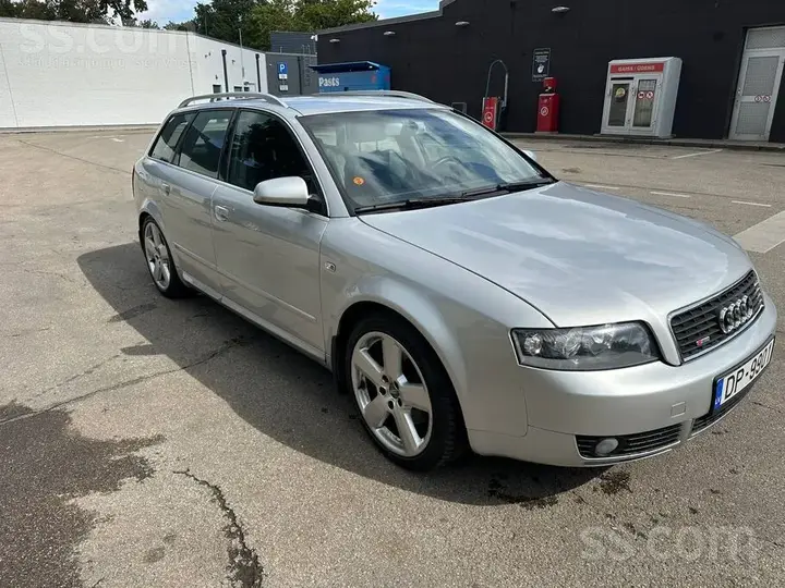 Audi A4 2004 photo 2