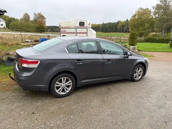 Toyota Avensis 2010 photo 5