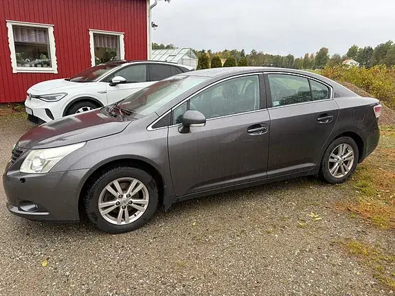 Toyota Avensis 2010 photo 3
