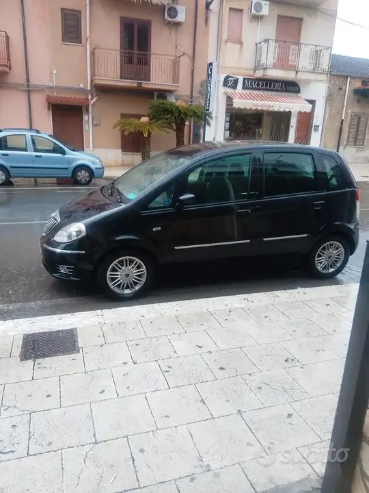 Lancia Musa 2009 photo 2