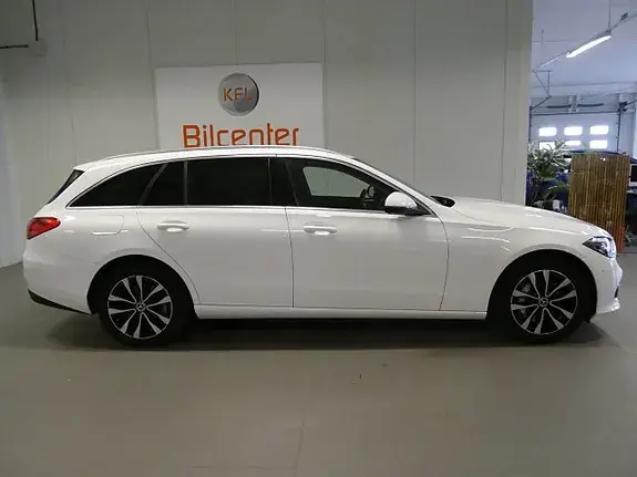 Mercedes-Benz C 300 2023 photo 3