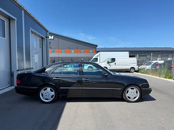 Mercedes-Benz E430 1999 photo 3