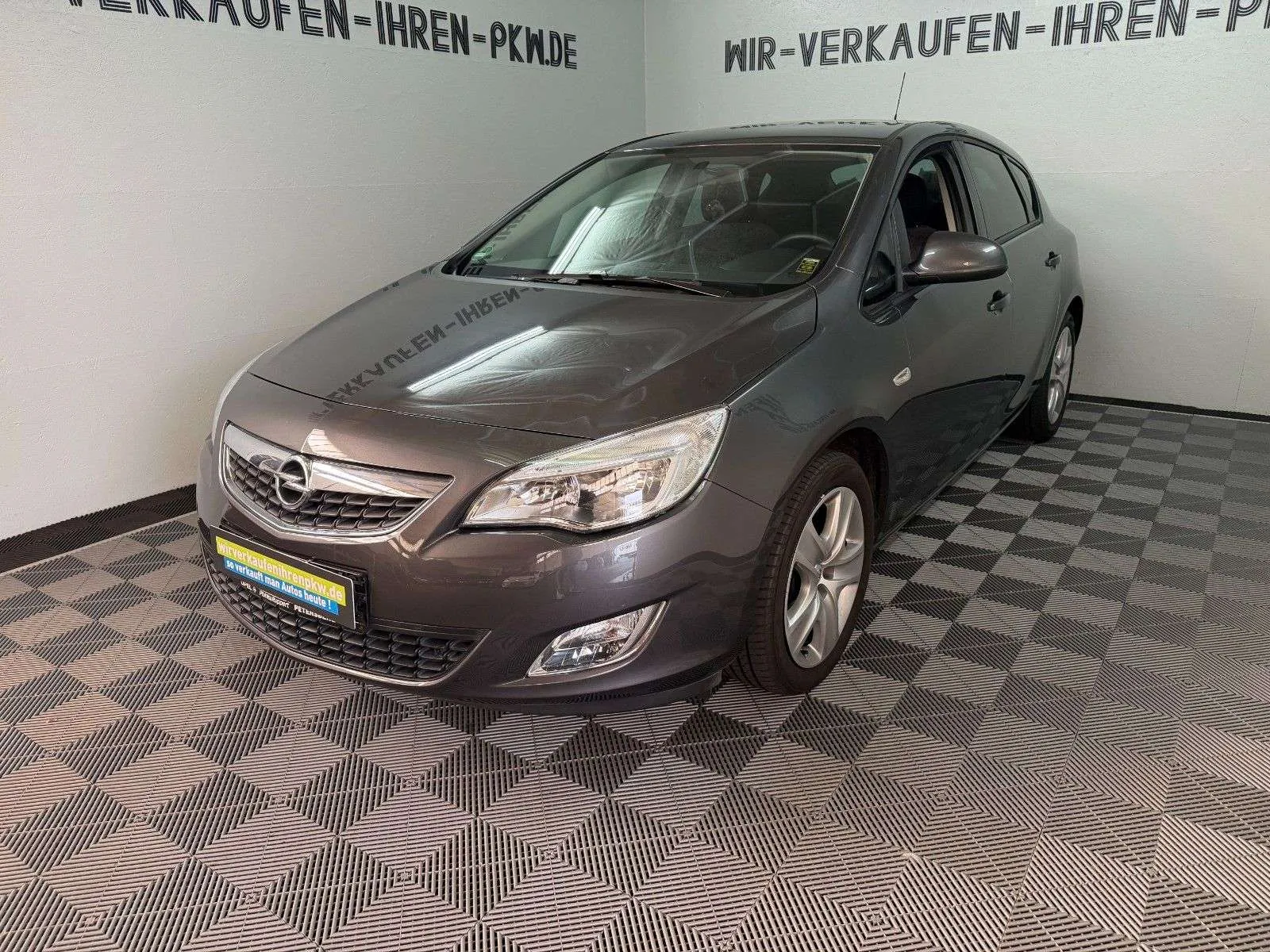 Opel Astra 2011 photo 5
