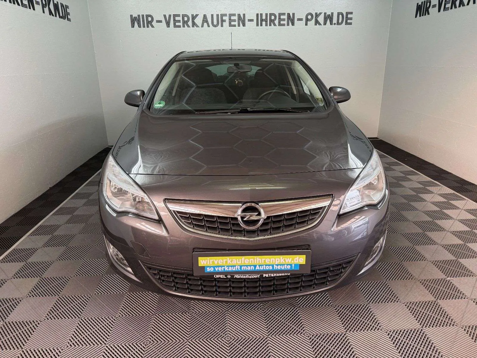 Opel Astra 2011 photo 4
