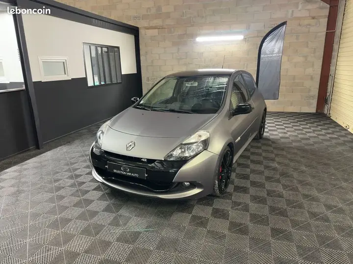 Renault Clio 2012 photo 2