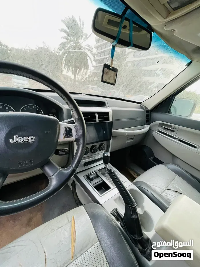 Jeep Liberty 2012 photo 4