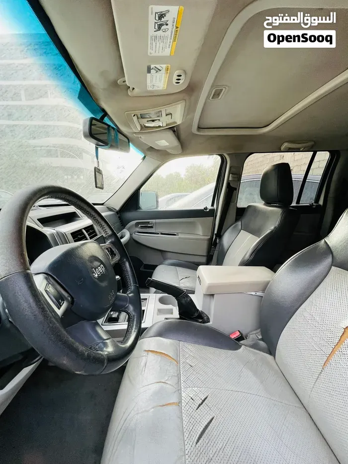 Jeep Liberty 2012 photo 3