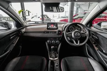 Mazda 2 2026 photo 4