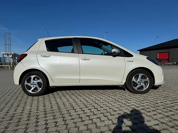 Toyota Yaris 2016 photo 4