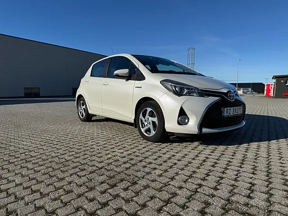 Toyota Yaris 2016 photo 2