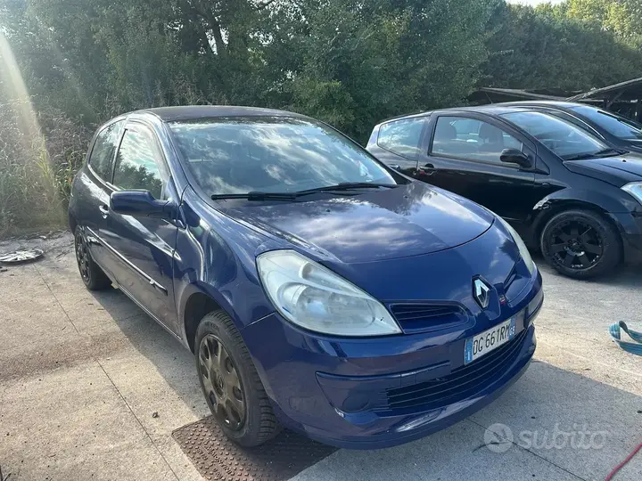 Renault Clio 2007 photo 3