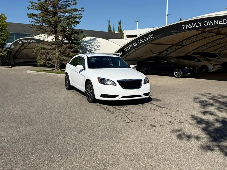 Chrysler 200