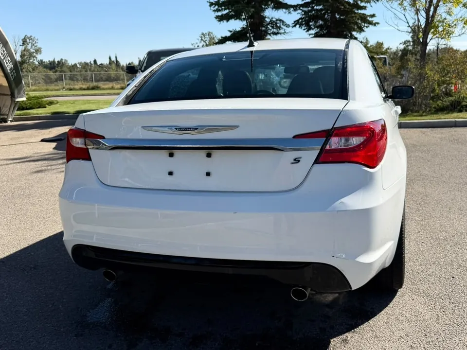 Chrysler 200 2013 photo 3
