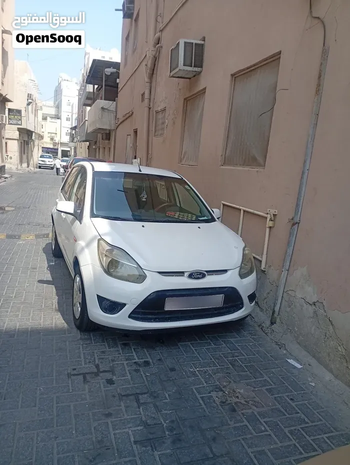 Ford Figo 2012 photo 4