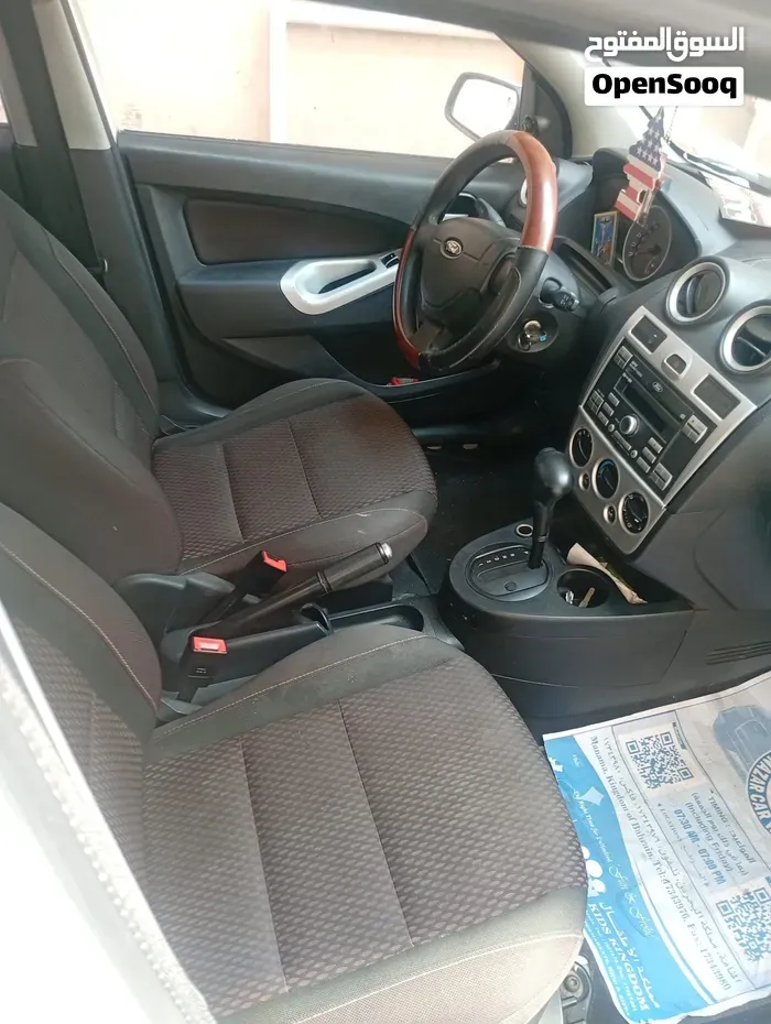 Ford Figo 2012 photo 2