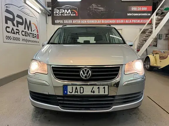 Volkswagen Touran 2009 photo 4