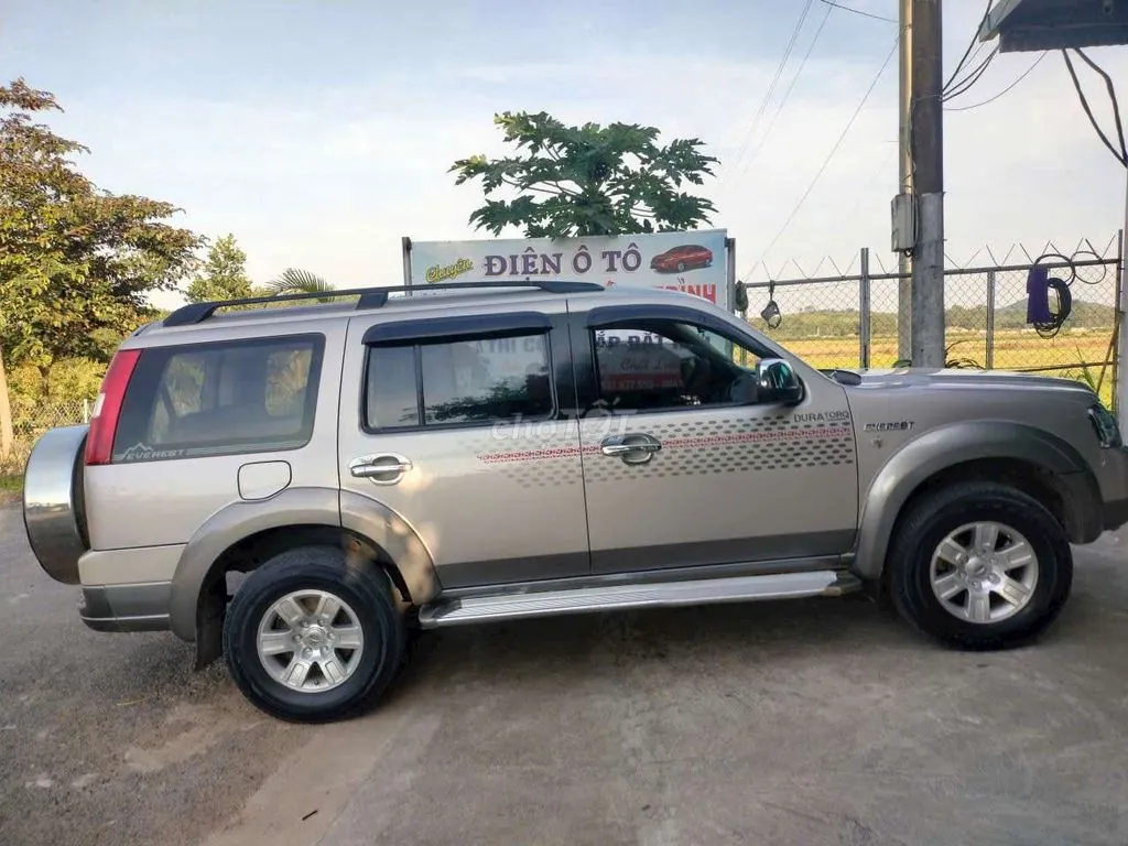 Ford Everest 2008 photo 2