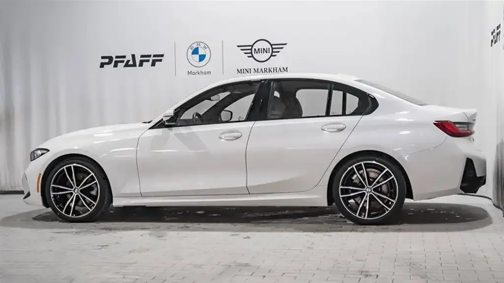 BMW 3 Series 2023 photo 2