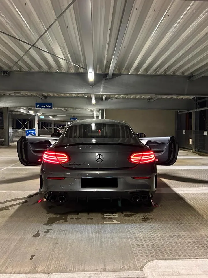 Mercedes-Benz C300