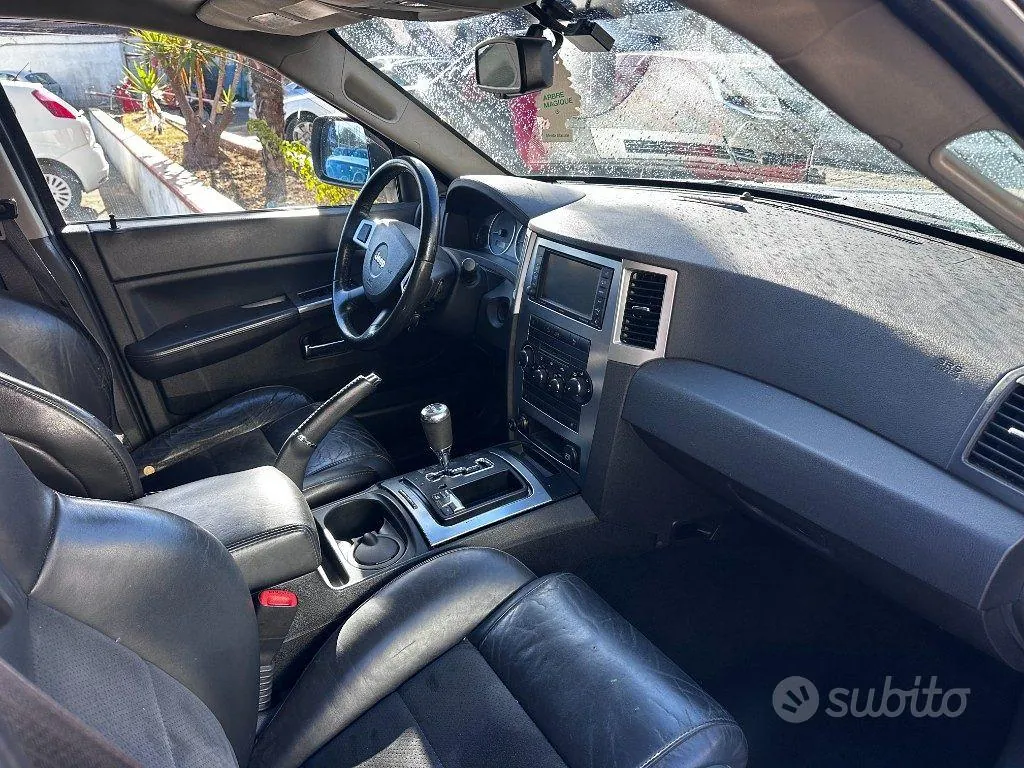 Jeep Grand Cherokee 2010 photo 3