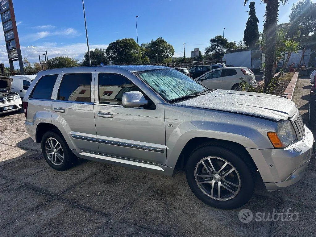 Jeep Grand Cherokee 2010 photo 2