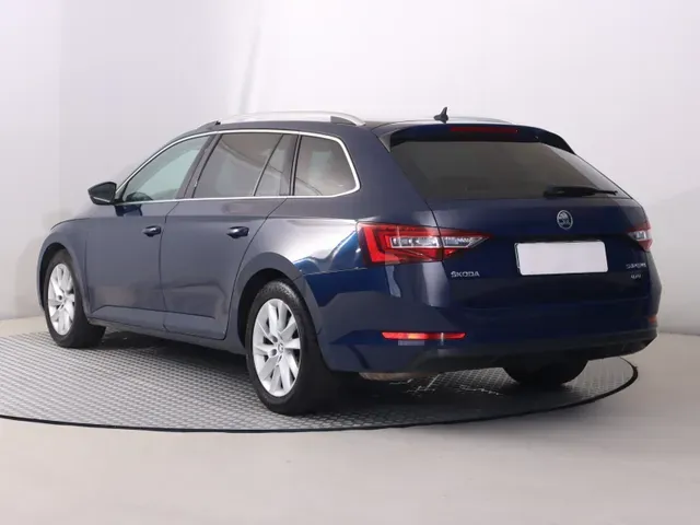 Skoda Superb Combi 2017 photo 3