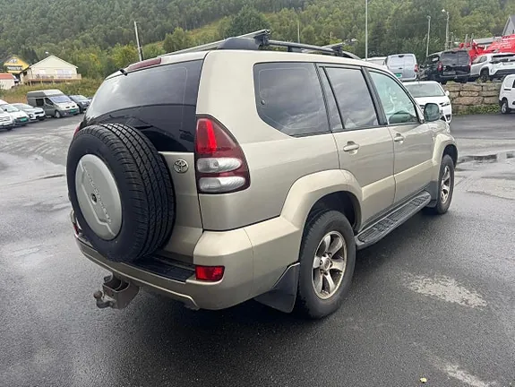 Toyota Land Cruiser 2004 photo 5