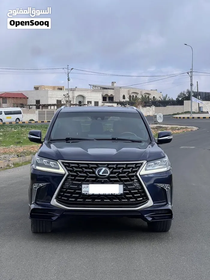Lexus Lx570 2016 photo 2