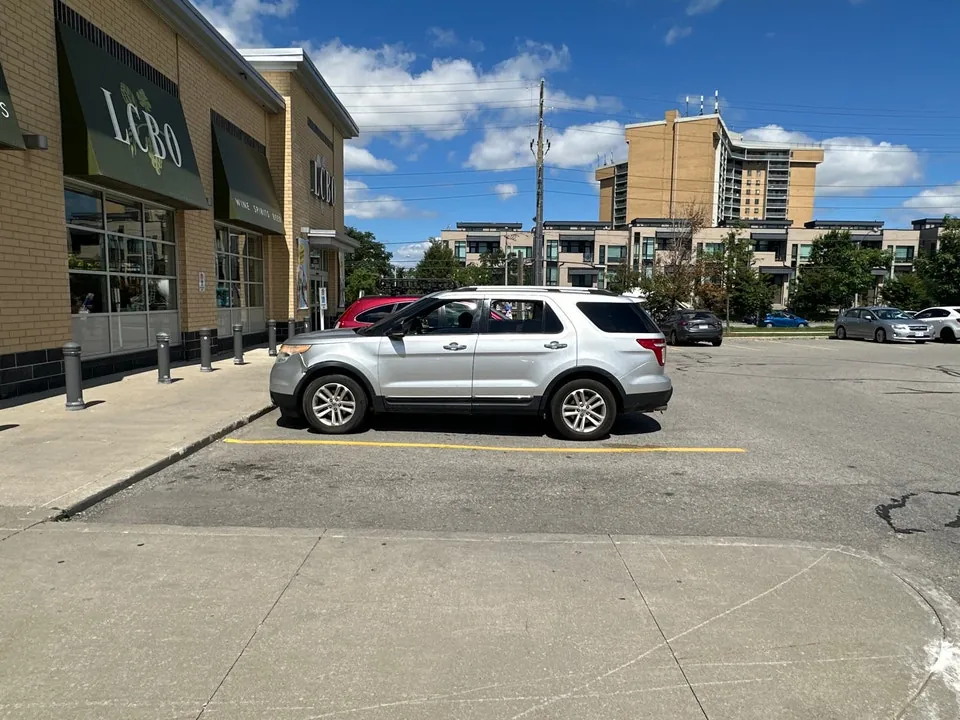 Ford Explorer 2011 photo 4