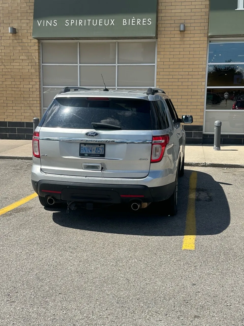 Ford Explorer 2011 photo 2