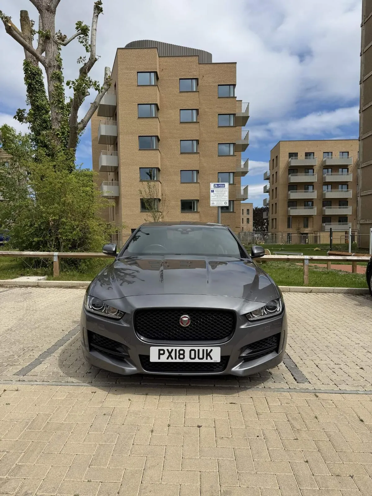 Jaguar Xe 2018 photo 2