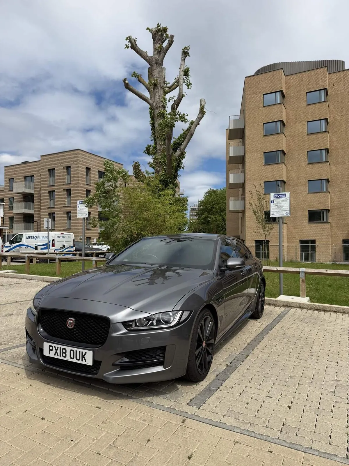 Jaguar Xe 2018 photo 3