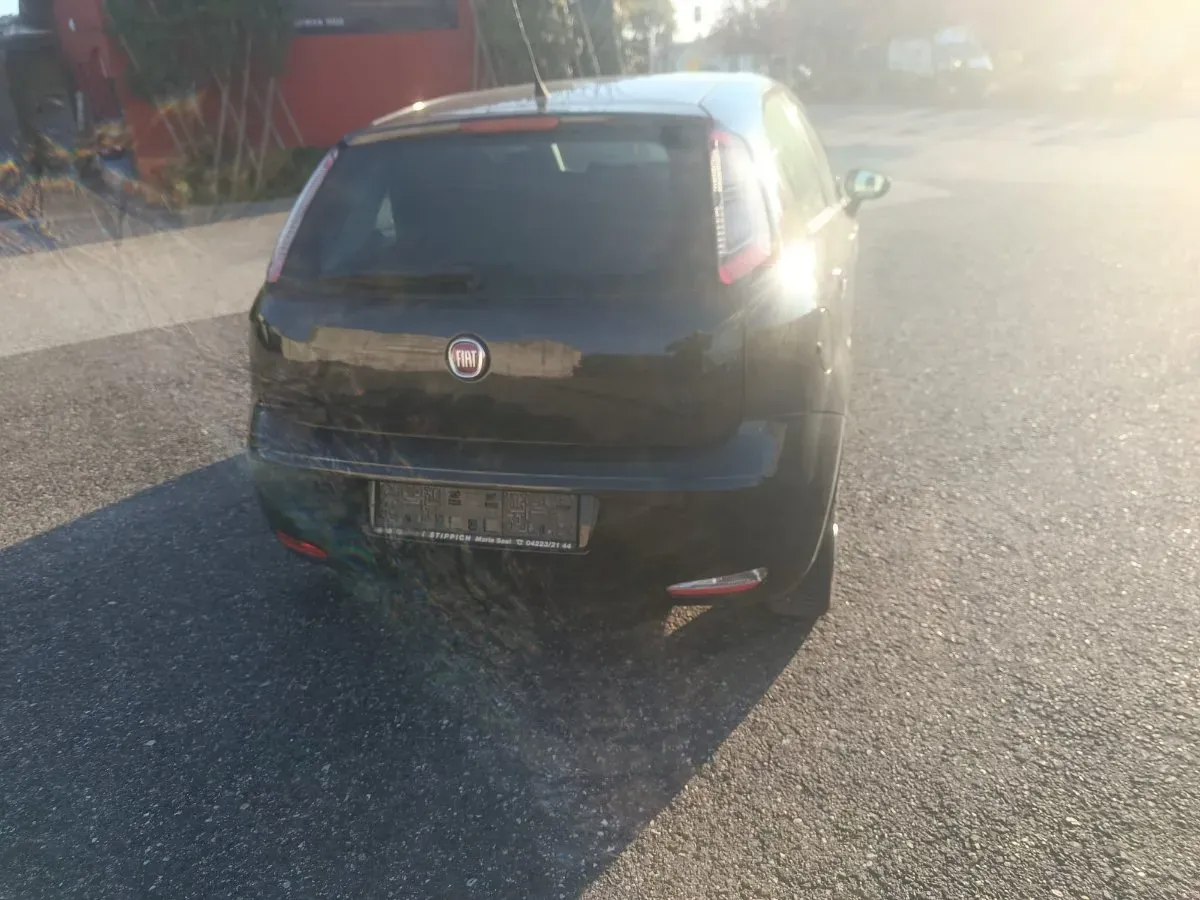 Fiat Punto 2012 photo 3