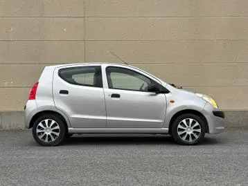 Nissan Pixo 2009 photo 2