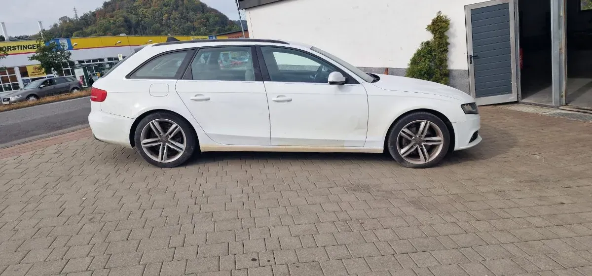 Audi A4 Allroad 2010 photo 2