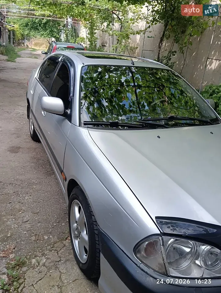 Toyota Avensis 2002 photo 5