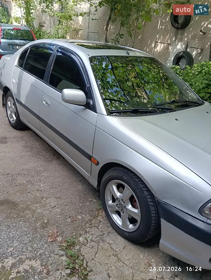 Toyota Avensis 2002 photo 3