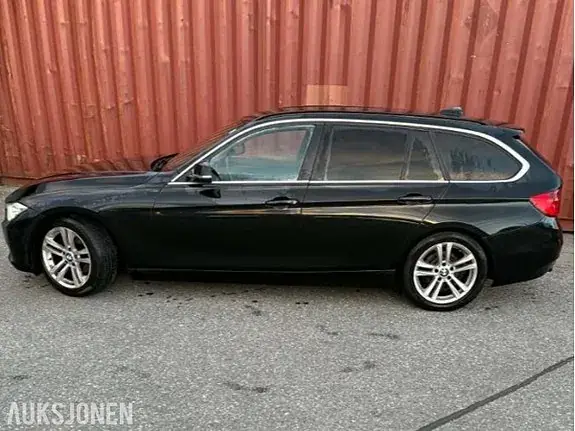 BMW 318D 2013 photo 3