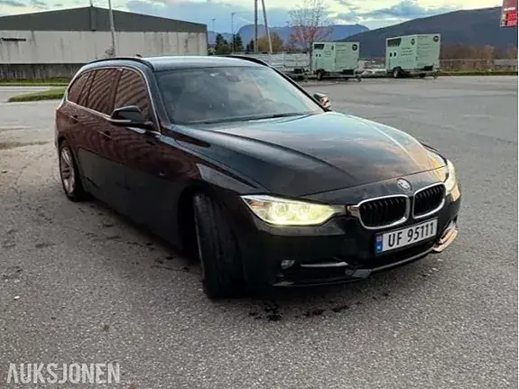 BMW 318D 2013 photo 2
