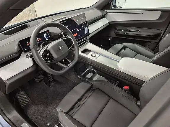 Polestar 4 2025 photo 2