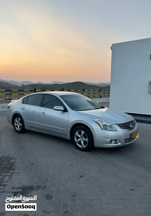 Nissan Altima 2010 photo 2