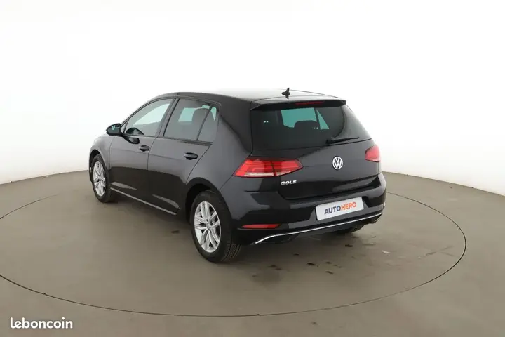 Volkswagen Golf 2018 photo 2