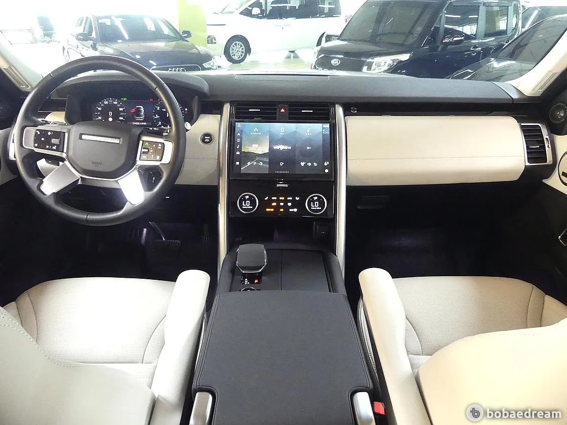Land Rover Discovery 5 2023 photo 4