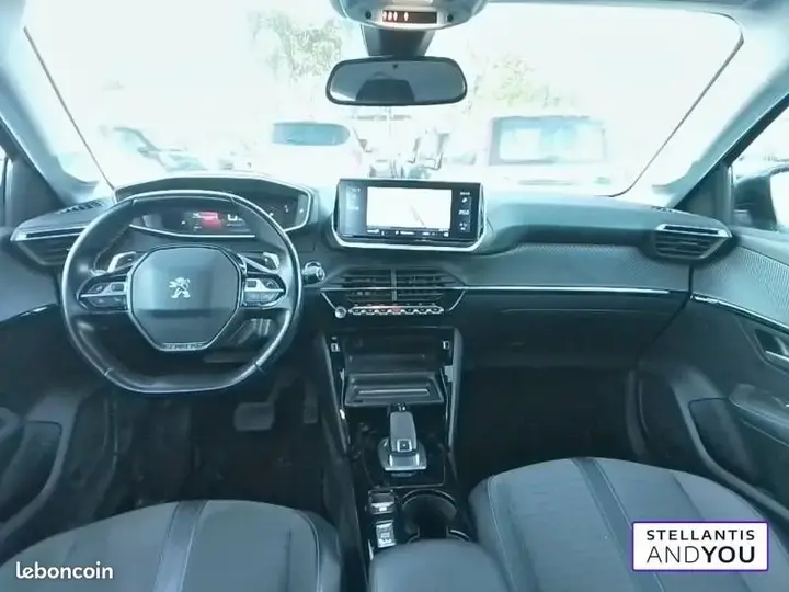 Peugeot 208 2020 photo 2