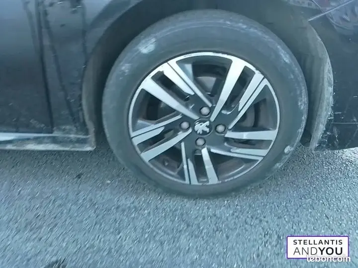 Peugeot 208 2020 photo 5