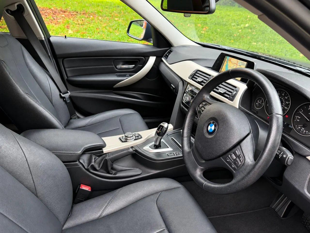 BMW 3 Series 2015 photo 2